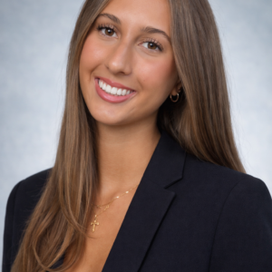Adult Swimmers Pellea Fitness - Toronto Canada - Swimming Activity - Lily Dragicevic's Headshot